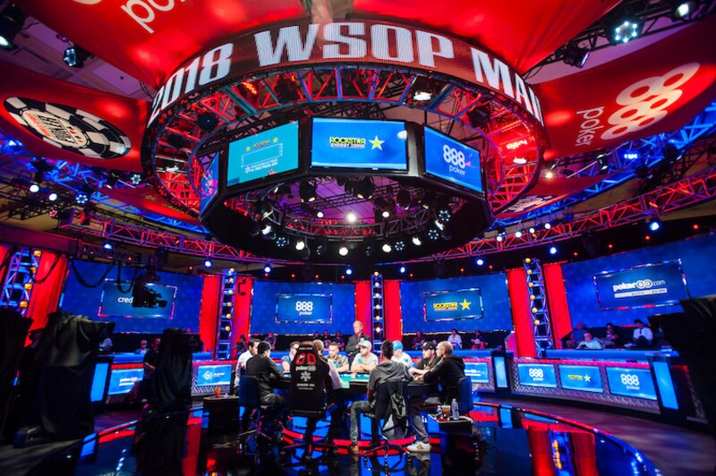 Непрофессиональные дилеры на WSOP