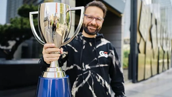 0814-03 Канадский игрок Нагреану был удостоен звание лучшего игрока PokerGO Cup